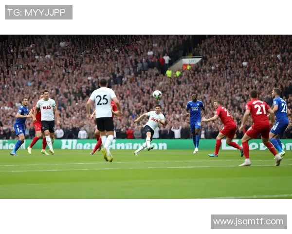 足球明星携手酿造葡萄酒的魅力瞬间与精彩图片展示